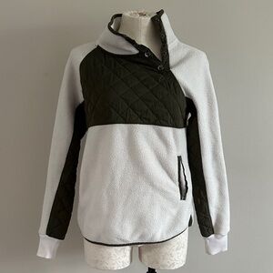 Abercrombie & Fitch Olive and White Quilted Pullover